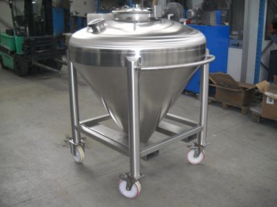 Serbatoio di processo in acciaio inox per stoccaggio dei liquidi - St. St. process tank for liquids storage